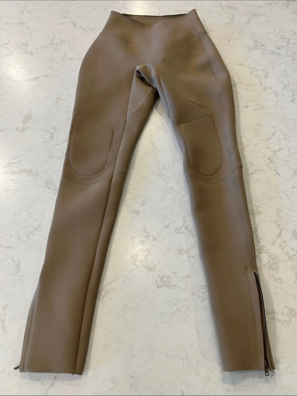 NWT SKIMS Sport Swim Sleek High-Waist Wetsuit Scuba Pants in Taupe